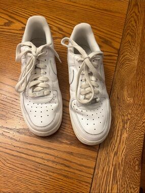 Nike Women’s White Leather Sneakers